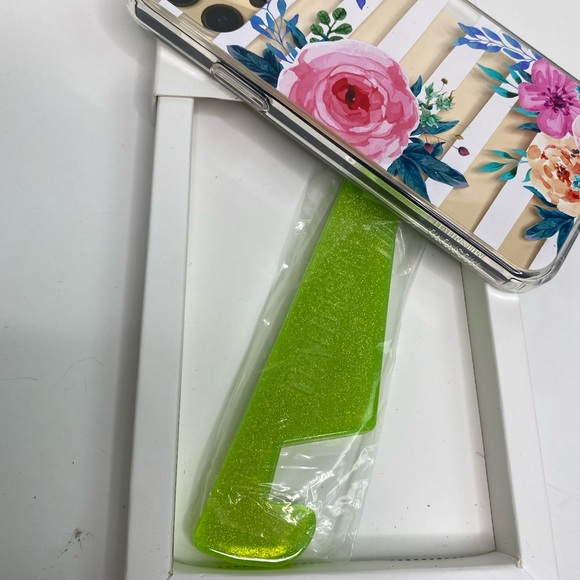 iPhone 12 Pro Case NEW in Box from Mosnova Floral and Rose Print Clear - Picture 3 of 4
